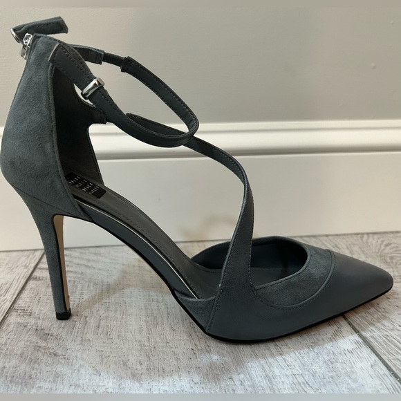 NEW IN BOX Perfect Gray Heels for a Night Out! - Picture 2 of 6